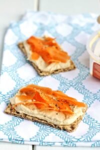 Hummus and carrot rye toasts